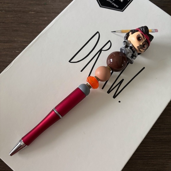 Disney Doorables: Star Wars: Hunter handmade beaded pen - Picture 3 of 3